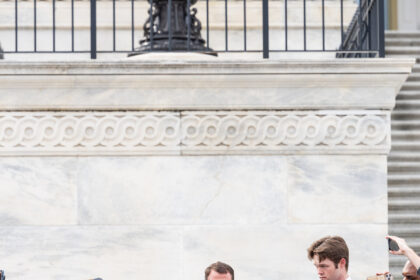 08dc-mullin-twvz-mediumSquareAt3X