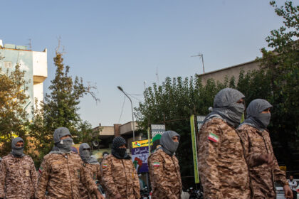 08int-iran-guards-wfzb-mediumSquareAt3X-17