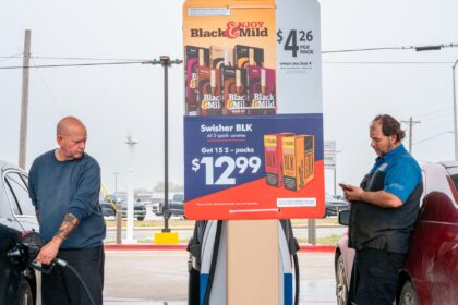 10biz-gas-explainer-kgcf-mediumSquareAt3X