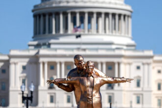 11trump-news-titanic-statue-wjqv-mediumSquareAt3X-1