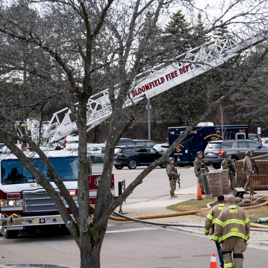 13nat-synagogue-inside-kfbl-mediumSquareAt3X-3