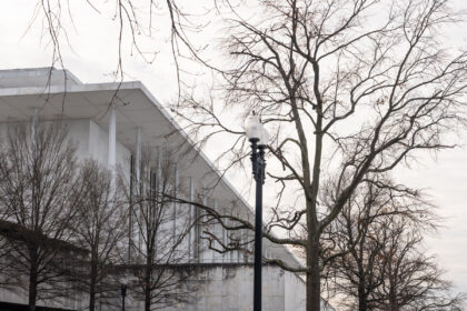 15dc-trump-kennedycenter-wzhg-mediumSquareAt3X-19