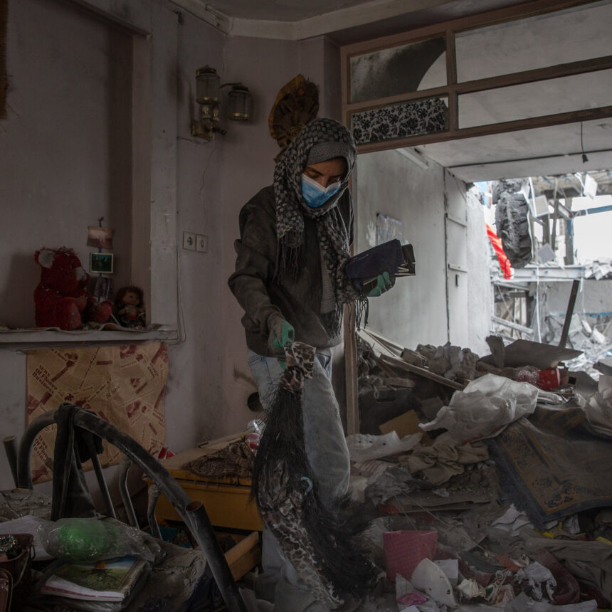 15mideast-blog-arash-bjwm-mediumSquareAt3X