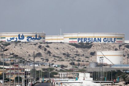 17DC-KHARG-mediumSquareAt3X-2