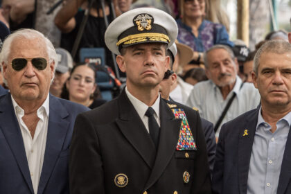 17dc-cluster-01-kcph-mediumSquareAt3X-4