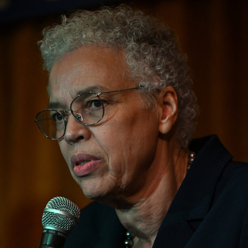 17pol-illinois-cook-county-hfo-preckwinkle-mfwq-mediumSquareAt3X
