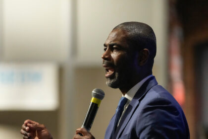 17pol-illinois7-hfo-ford-zvbp-mediumSquareAt3X-4