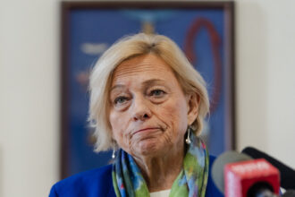 17pol-mills-platner-gvbh-mediumSquareAt3X-6