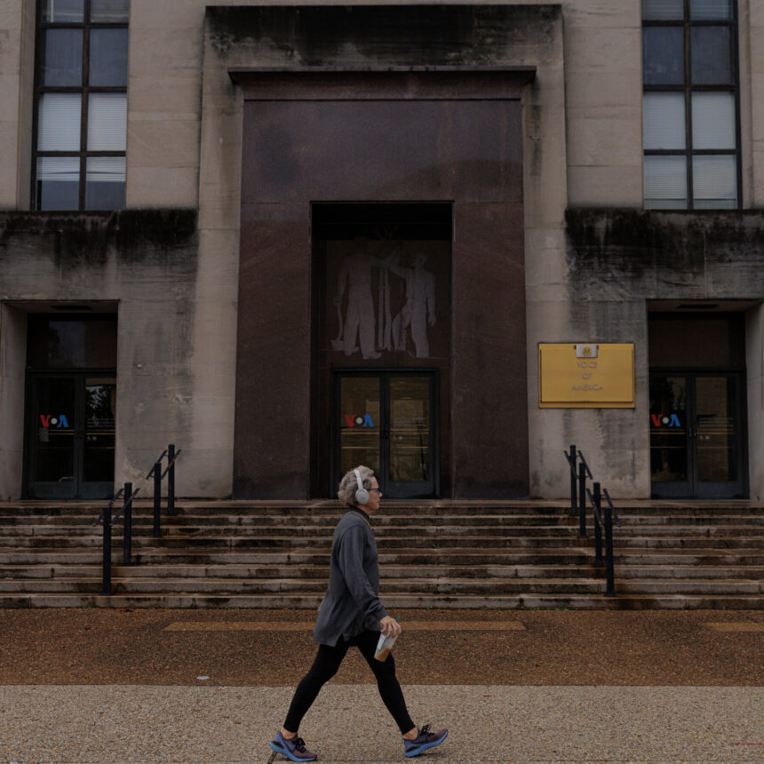 17trump-news-voice-of-america-fjcz-mediumSquareAt3X