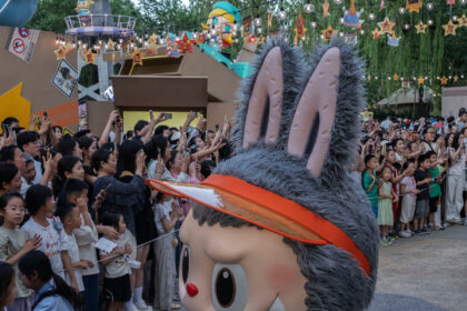 19xp-labubu-wfzk-mediumSquareAt3X-2