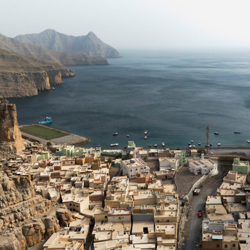 20dc-strait-explainer-01-jklt-mediumSquareAt3X