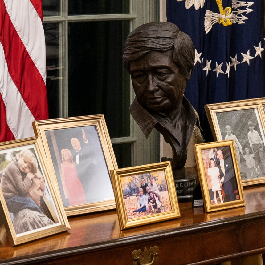 20pol-presidents-chavez-hzlb-mediumSquareAt3X