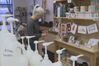 6P-BC-SMALL-BUSINESS-DE_OM01QYKM