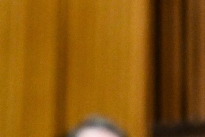 KHMQP4BQVFHS5LRST3J3JNPNX4-6