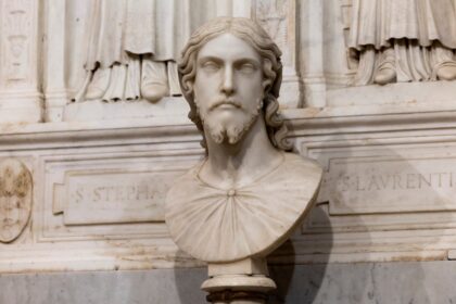 Marble-bust-attributed-to-Michelangelo-after-decade-long-research-in-Rome-b10eu91l