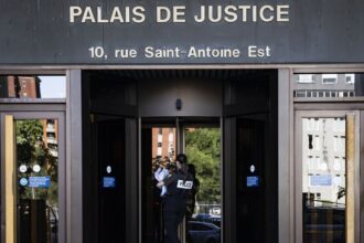 c11bfa2d584bf879ece553e385305c664d4e1b13376533878cea7ec6d214fa21-1