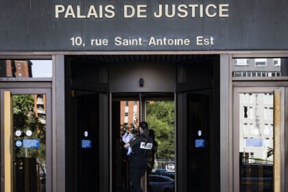 c11bfa2d584bf879ece553e385305c664d4e1b13376533878cea7ec6d214fa21-8