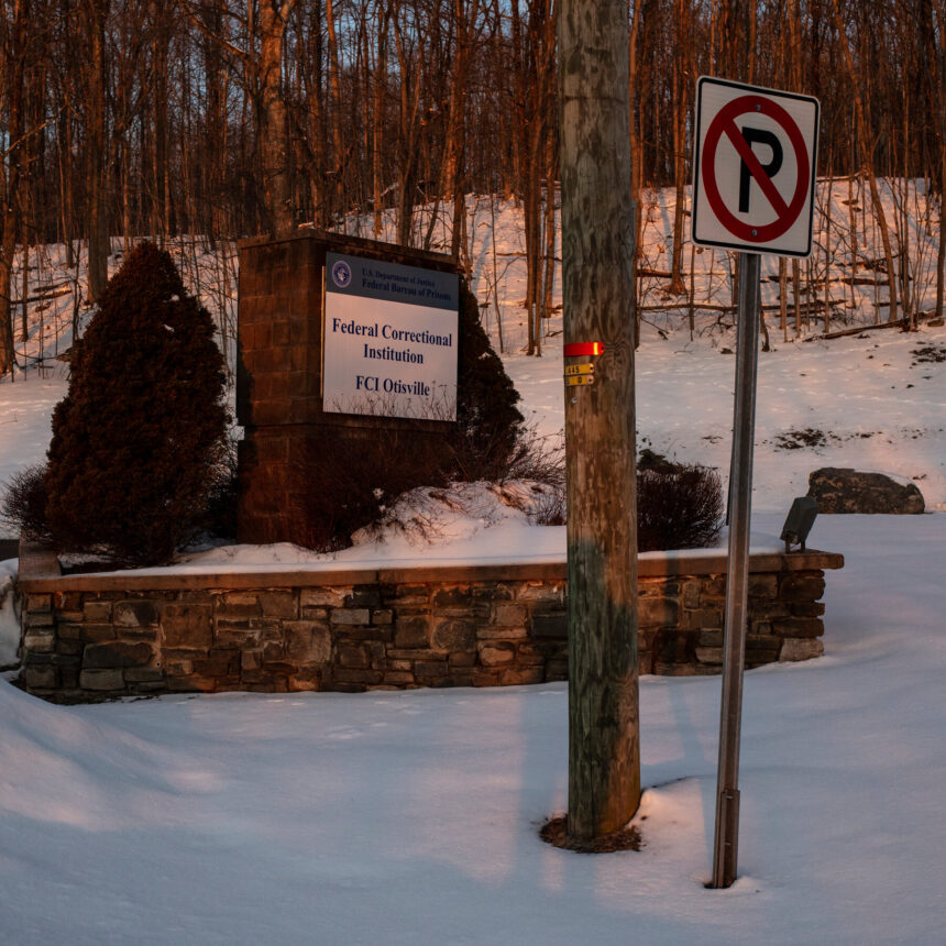 dc-pardons-schwartz-prison-new-1-cvmh-mediumSquareAt3X