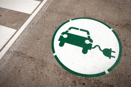 ev-electric-vehicle-car-melb-street-charging-2