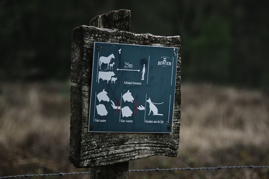 Experts to Curate a Wildlife Shortlist