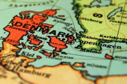 photo-1522071834198-118cc083b3f7