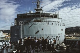 photo-1542401842-544e8b2d23a8