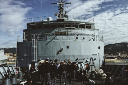 photo-1542401842-544e8b2d23a8