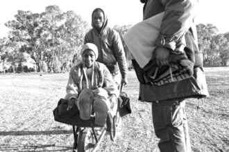 photo-1560981478-e94a92d4ad1e-1