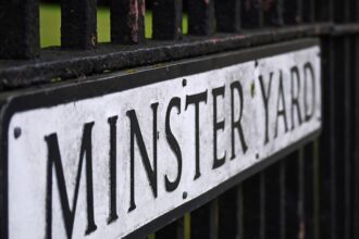 photo-1562585194-33c94cc5d2db