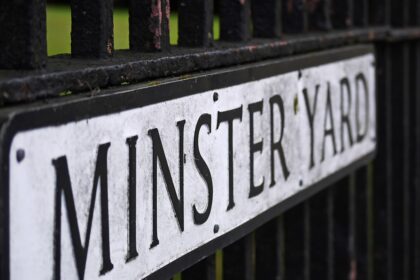 photo-1562585194-33c94cc5d2db