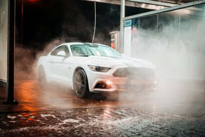 photo-1575844611398-2a68400b437c