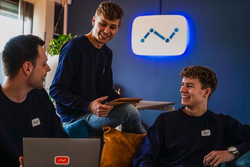 photo-1581934932994-e4ac37c0c882-1