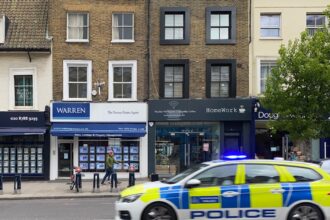 photo-1588261072110-2dd30e73d97f