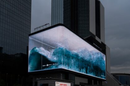 photo-1599723352663-d84307d89a8e