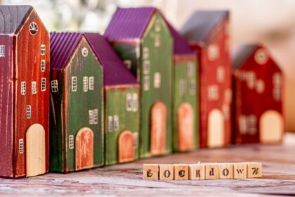 photo-1610814505065-9abfebfd233a