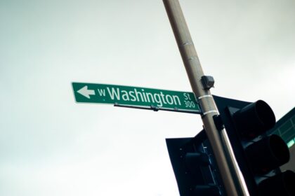 photo-1611852659446-ebb8f5defaed