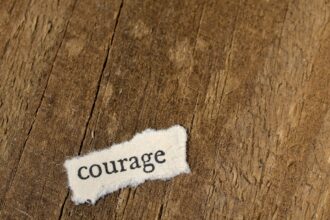 photo-1618092388874-e262a562887f