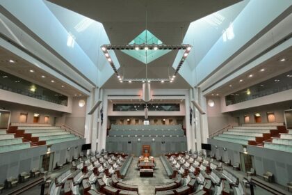 photo-1619434775377-759c7dda2e65