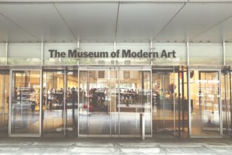 photo-1625358775317-a4f33370c520