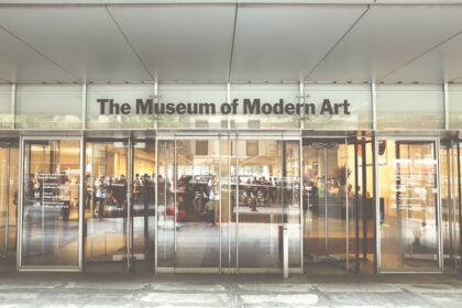 photo-1625358775317-a4f33370c520