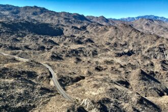 photo-1638659334090-b857f07439f8