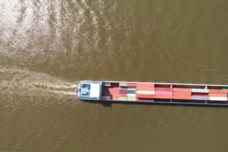 photo-1650051792306-df07fbd59993