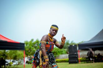 photo-1660675133560-2fc7a7f787ae