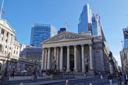 photo-1663415526393-fa4210788f1b