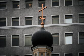 photo-1667761058369-6e2223a95da1