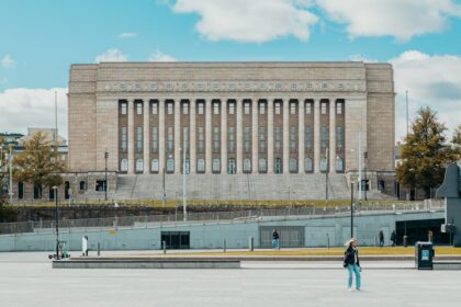 photo-1669487677593-973c60fa67db