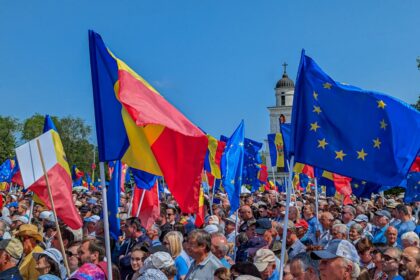 photo-1684699691210-1900f2b0bb07