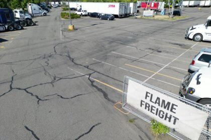 photo-1695705225588-dc67eec52058-1