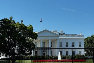 photo-1718990502295-f9f6b519ba08