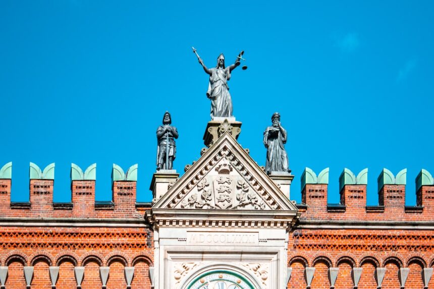 photo-1756633231294-f72b004e8c5c-4